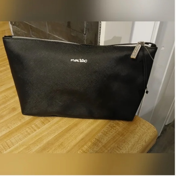 Marc Tetro Boston Terrier Black Cosmetic Makeup Bag - Picture 4 of 6